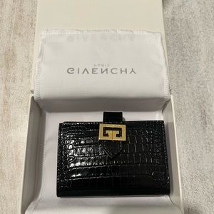 New Givenchy Shiny Black Wallet with Snap Closure - Bifold